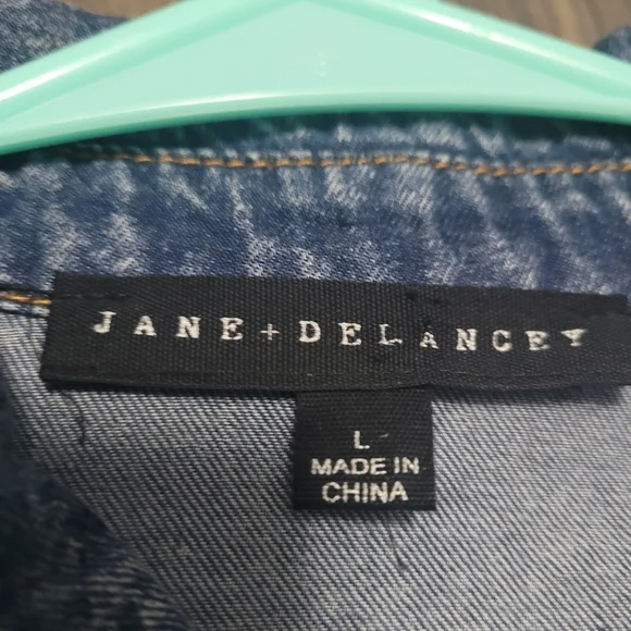 Jane & Delancey Women's Cotton  Soft Denim Long Back Button Front Shirt - Picture 3 of 5